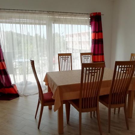 Apartment Greta,50 Meters To The Beach Banjole Kültér fotó